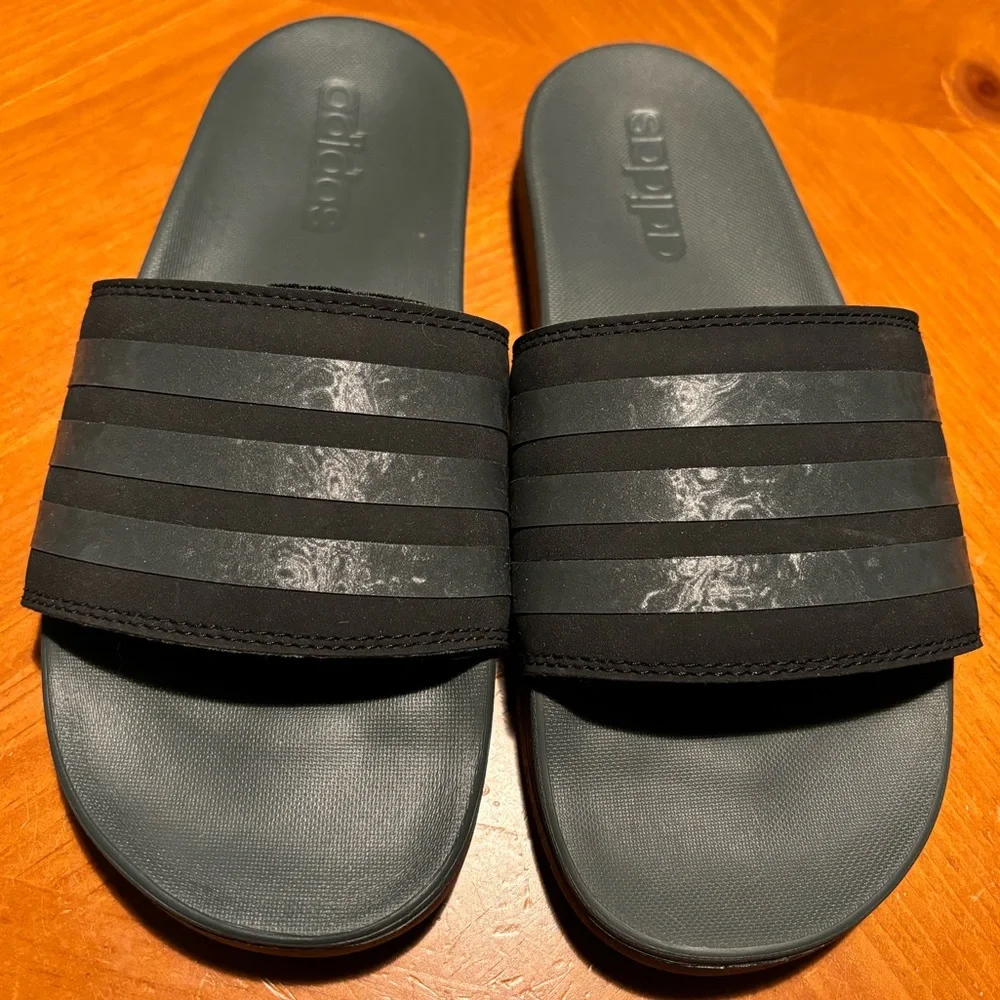 Adidas Adilette Comfort Slides - Picture 4 of 16